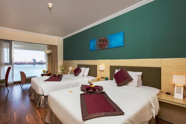 Deluxe Twin River view